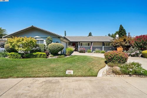 729 S Mills Ave, Lodi, CA, 95242-3563 | Card Image