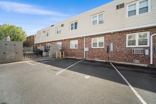 apt-4-211 N Coolidge Ave, MARGATE CITY, NJ, 08402-1077 | Card Image