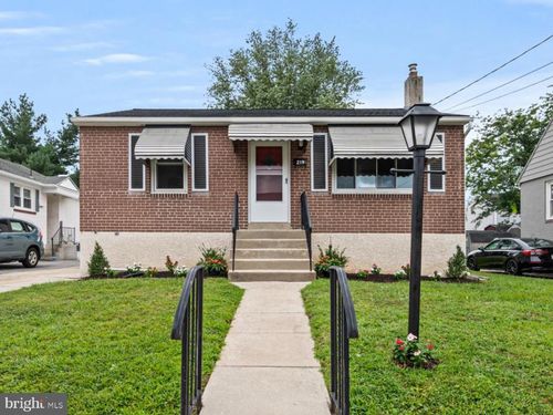 219 Folsom Ave, FOLSOM, PA, 19033-1608 | Card Image