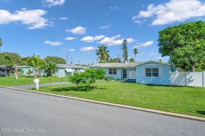 179 Sea Park Boulevard, House other with 3 bedrooms, 2 bathrooms and null parking in Satellite Beach FL | Image 2