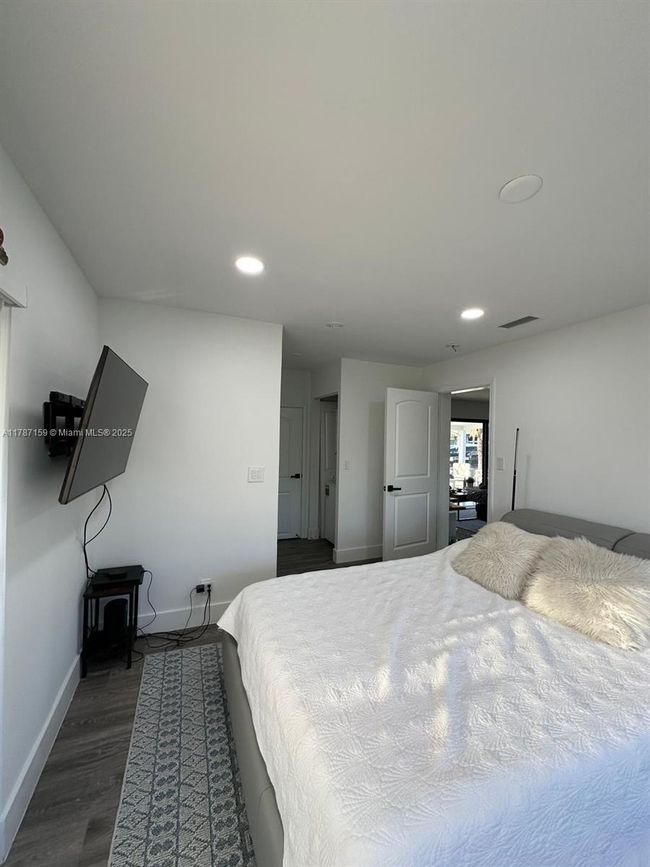 2501 Ne 50 Th St, House other with 3 bedrooms, 2 bathrooms and null parking in Lighthouse Point FL | Image 22