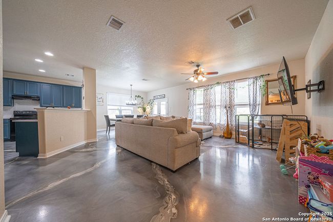 137 Springtree Shadow, House other with 4 bedrooms, 3 bathrooms and null parking in Cibolo TX | Image 10
