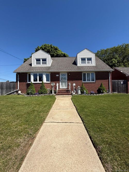 297 N Syracuse Ave, Massapequa, NY, 11758-2037 | Card Image