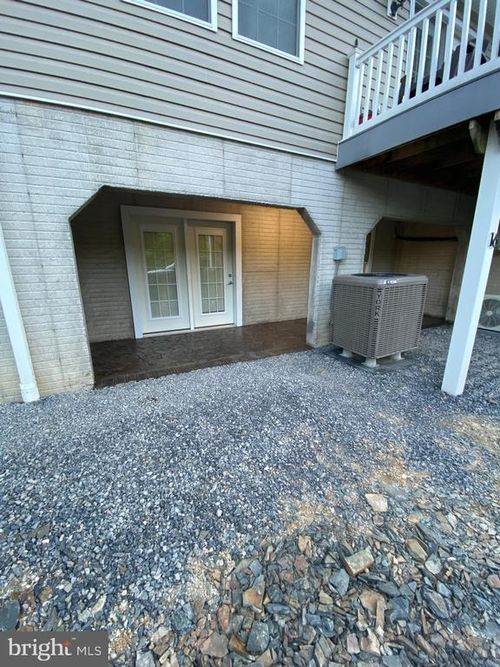 16-65 Woods Edge Rd, FORT ASHBY, WV, 26719-9283 | Card Image