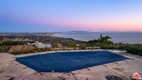 1377 Lachman Ln, Pacific Palisades, CA, 90272-2231 | Card Image
