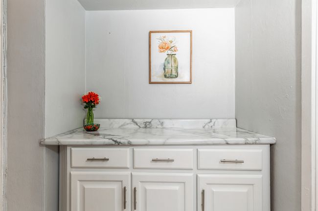9171 S Burnside Ave, Home with 2 bedrooms, 2 bathrooms and null parking in CHICAGO IL | Image 5