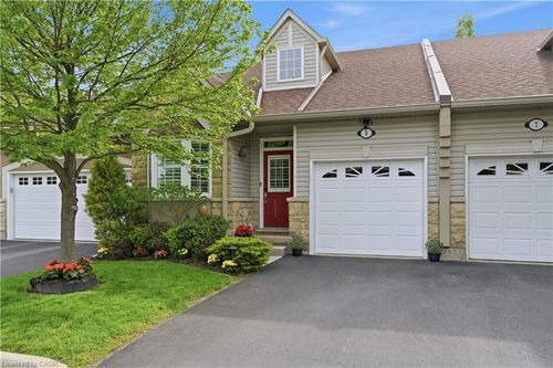 9-212 Stonehenge Dr, Ancaster, ON, L9K1N5 | Card Image