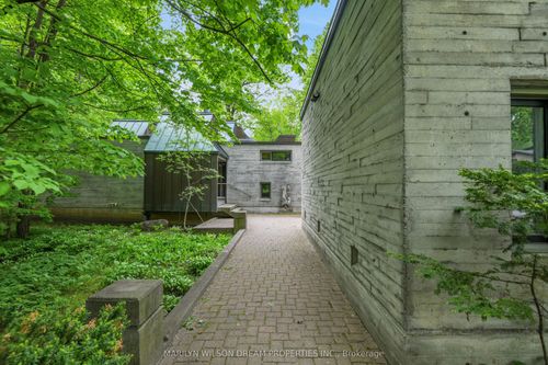 145 Lakeway Dr, Rockcliffe, ON, K1L5A9 | Card Image