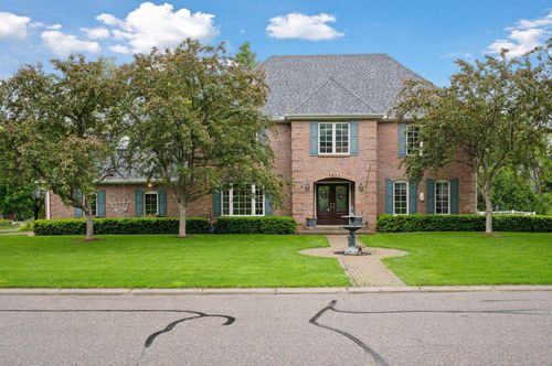 1511 Colleen Ave, Arden Hills, MN, 55112-1932 | Card Image