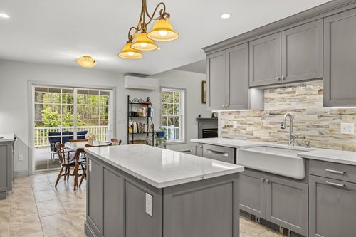 9 Homestead Ln, Brentwood, NH, 03833-6515 | Card Image