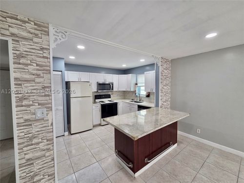 201-4159 Nw 90th Ave, Coral Springs, FL, 33065-1795 | Card Image