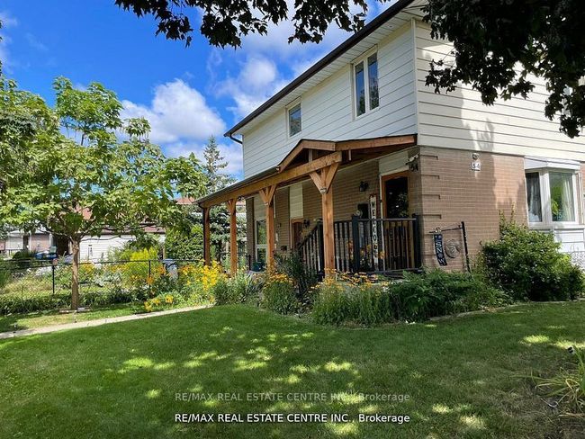 54 Archdekin Dr, House attached with 4 bedrooms, 3 bathrooms and 3 parking in Brampton ON | Image 7