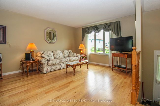 449 King George St, House other with 3 bedrooms, 2 bathrooms and 2 parking in Peterborough ON | Image 6