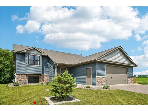 541 Prairie Rd, New Richmond, WI, 54017-1282 | Card Image