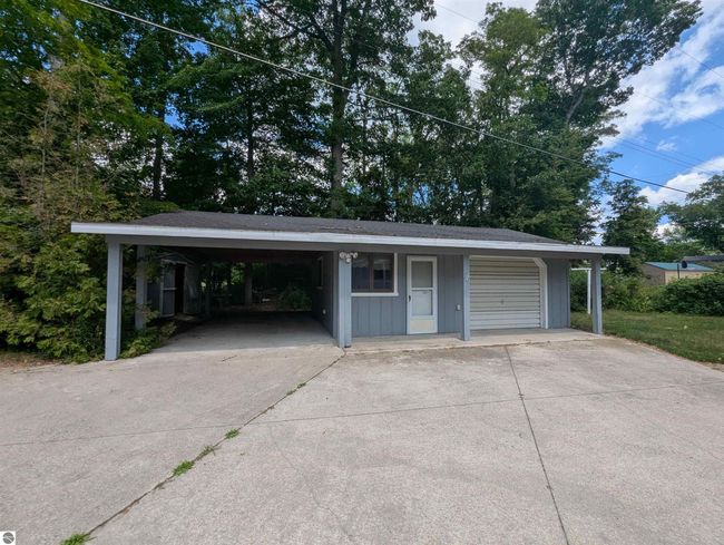 122 N Huron Rd, House other with 3 bedrooms, 2 bathrooms and null parking in Au Gres MI | Image 13