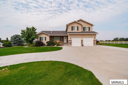 1079 N 2700 W, Rexburg, ID, 83440-1210 | Card Image