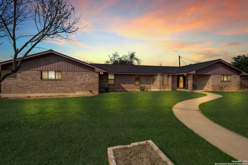 201 N Cherokee Ave, Cotulla, TX, 78014-2180 | Card Image