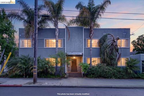 6386 Dana St, Oakland, CA, 94609-1338 | Card Image