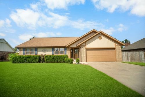836 S Chateau Dr, Rogers, AR, 72758-3934 | Card Image