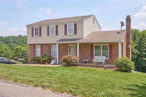 151 Stone Quarry Rd, Aliquippa, PA, 15001-5878 | Card Image
