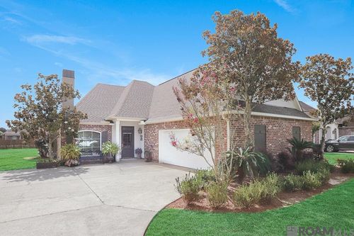 36448 Lucas Dr, Denham Springs, LA, 70706-8519 | Card Image
