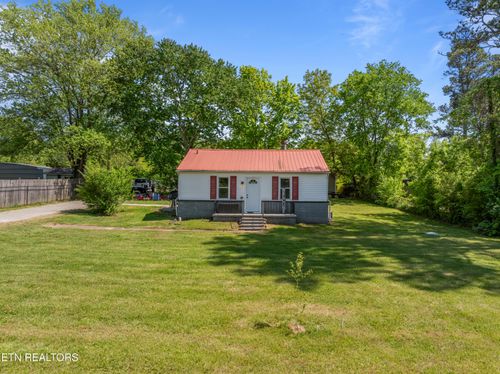 8408 Ball Camp Pike, Knoxville, TN, 37931-3927 | Card Image