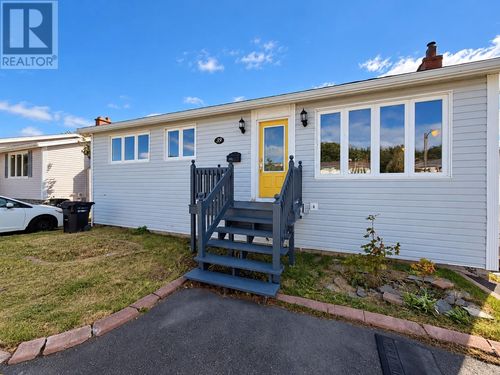 39 Canada Dr, St. John's, NL, A1E4H3 | Card Image