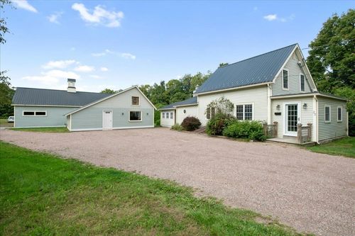 22 Park St, Underhill, VT, 05489-9602 | Card Image