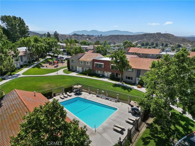 22524 Paseo Terraza, Townhouse with 2 bedrooms, 2 bathrooms and 2 parking in Santa Clarita CA | Image 32