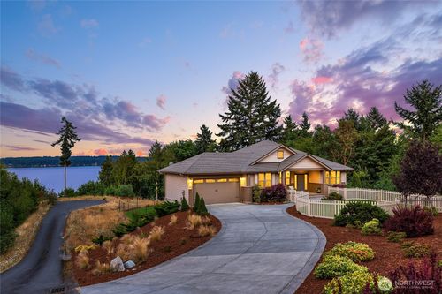 2331 Ne Toscana Way, Poulsbo, WA, 98370-4506 | Card Image