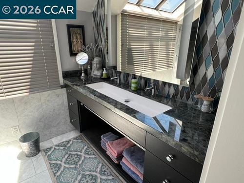 4 Mozden Ln, Pleasant Hill, CA, 94523-3369 | Card Image