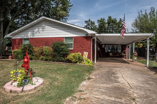 415 E Main, Konawa, OK, 74849 | Card Image