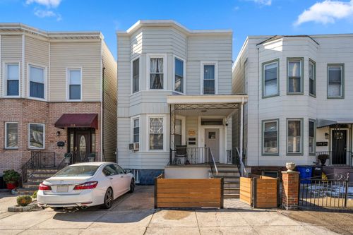 1-215 Dodd St, Weehawken, NJ, 07086-5617 | Card Image