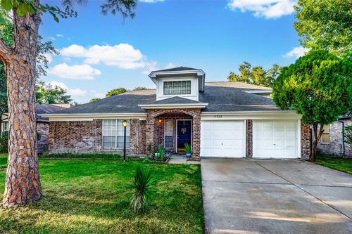 17522 Masonridge Dr, Houston, TX, 77095-1127 | Card Image
