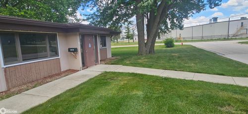 835 S 7th St, Forest City, IA, 50436-2127 | Card Image