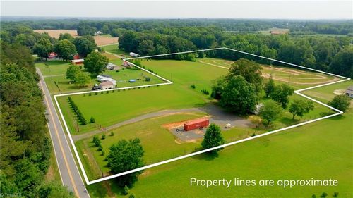 3035 Baity Rd, Yadkinville, NC, 27055-6100 | Card Image