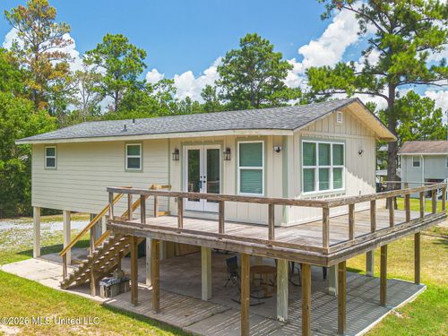 6007 Tyler St, Bay Saint Louis, MS, 39520-9175 | Card Image