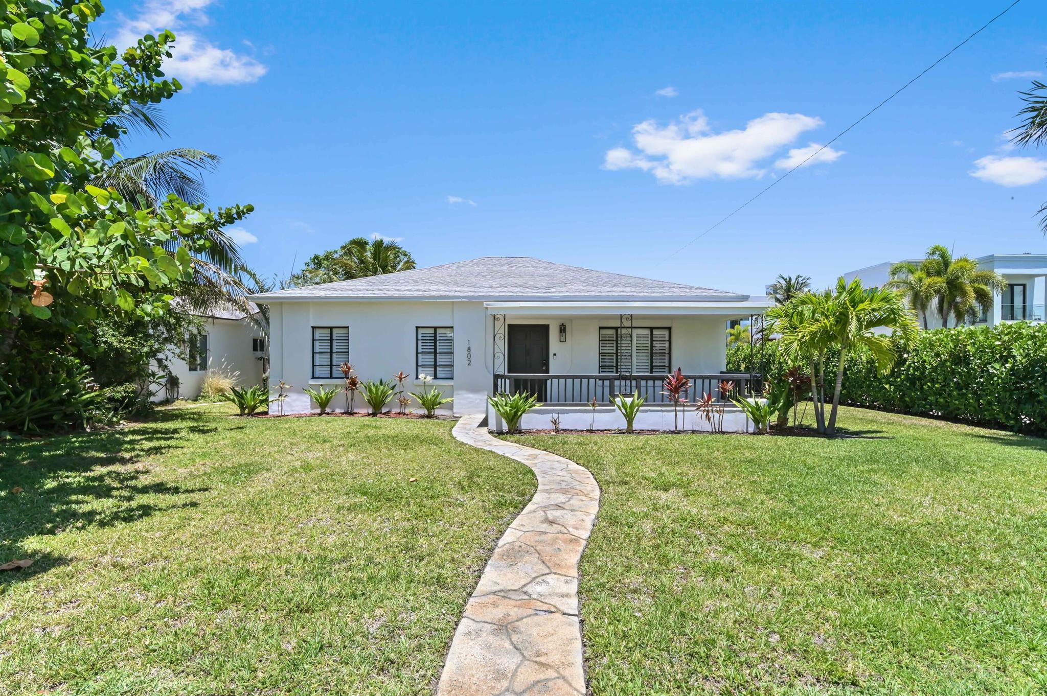 Lakeside Dr, Lake Worth, FL 33460