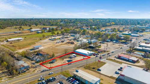 1810 N Main St, Paris, TX, 75460-2660 | Card Image