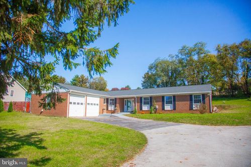 941 S Samuel St, CHARLES TOWN, WV, 25414-1417 | Card Image