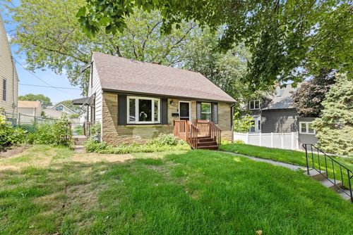 3819 S Arctic Avenue, Saint Francis, WI, 53235 | Card Image