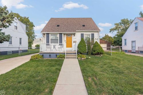 22036 Tuscany Ave, Eastpointe, MI, 48021-2549 | Card Image
