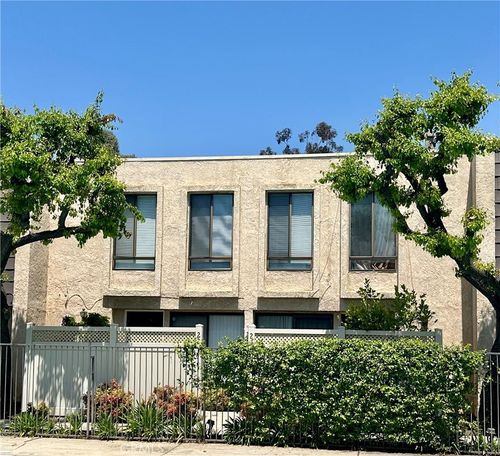 22-15031 Chatsworth St, San Fernando, CA, 91345-2061 | Card Image