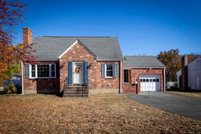 62 Oak Street, House other with 3 bedrooms, 2 bathrooms and 4 parking in East Hartford CT | Image 2