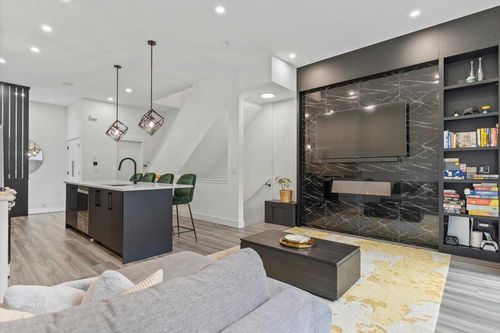 4-1825 27 Avenue Sw, Calgary, AB, T2T1H2 | Card Image