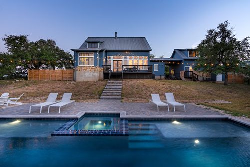 10512 Lake Park Dr, Dripping Springs, TX, 78620-2642 | Card Image