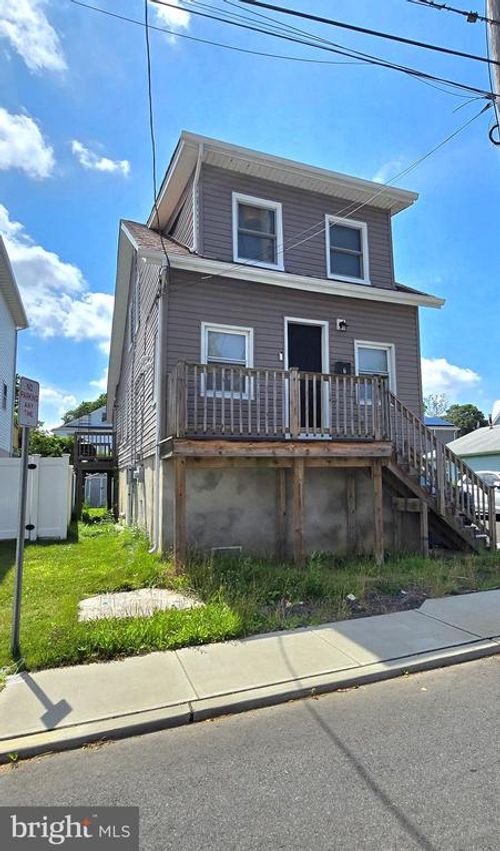 7 Woodside Ave, Keansburg, NJ, 07734-1642 | Card Image