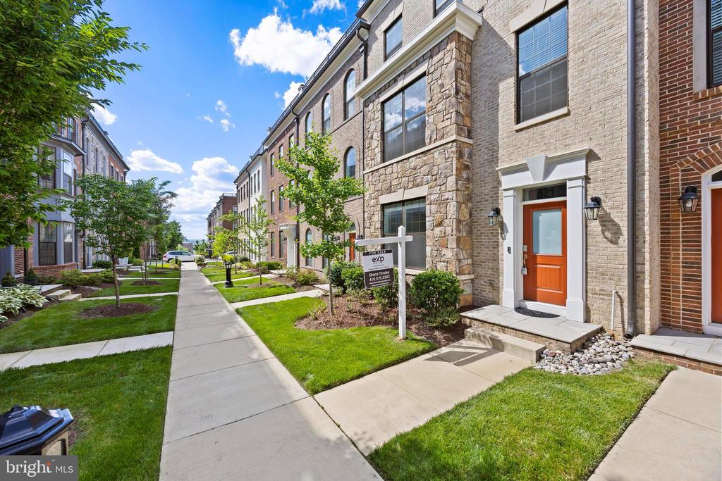 Residential in OXON HILL