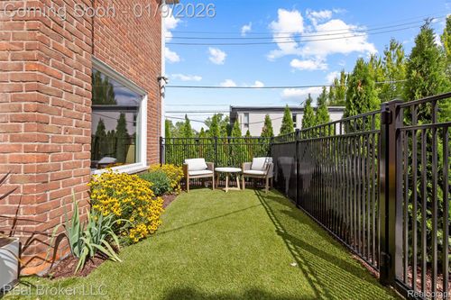 255 Southfield Rd, Birmingham, MI, 48009-1602 | Card Image