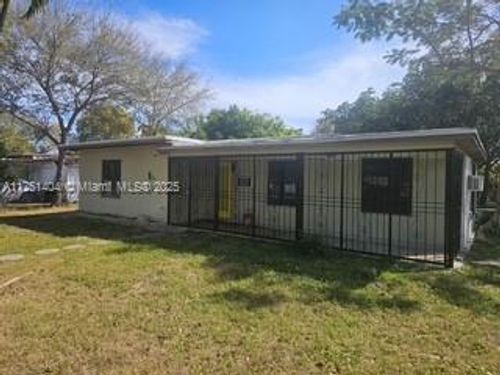 730 Ne 143rd St, North Miami, FL, 33161-2913 | Card Image